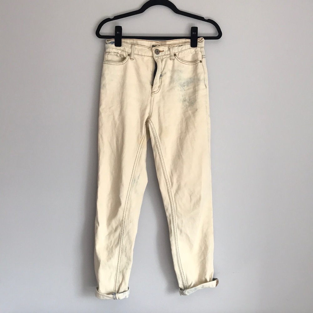 BDG High-Rise Mom Jeans in Cream